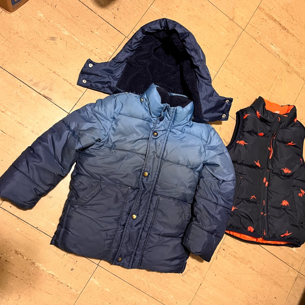 Gap Toddler boy winter jacket/vest (dinosaur) bundle